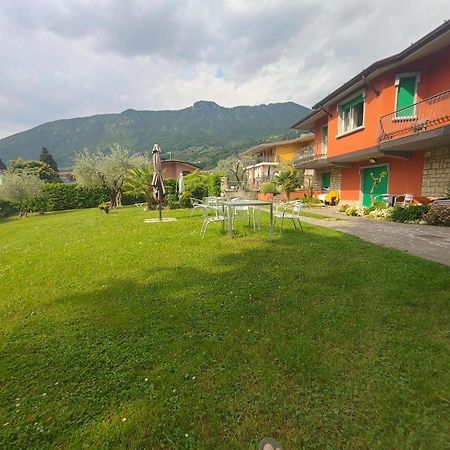 Villa Leilani B&B Sale Marasino Exterior foto