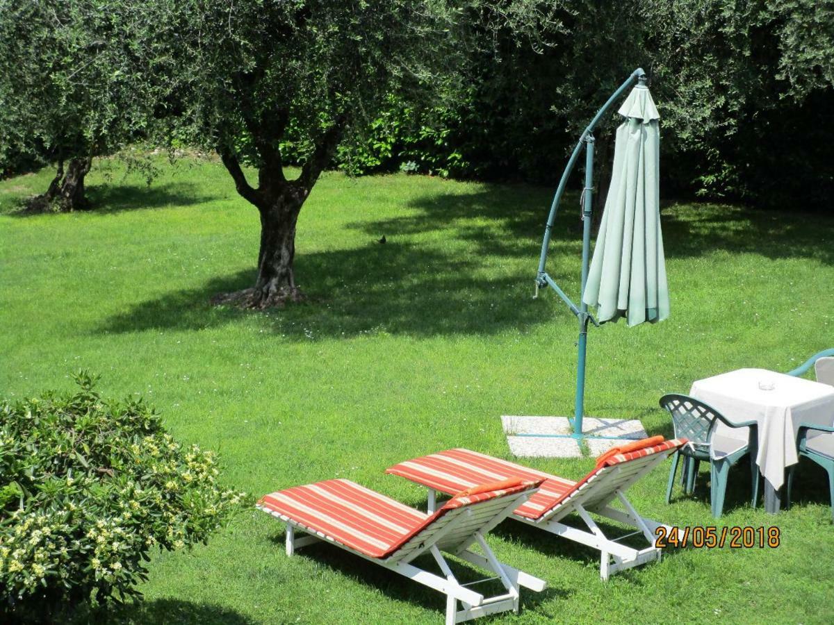 Villa Leilani B&B Sale Marasino Exterior foto